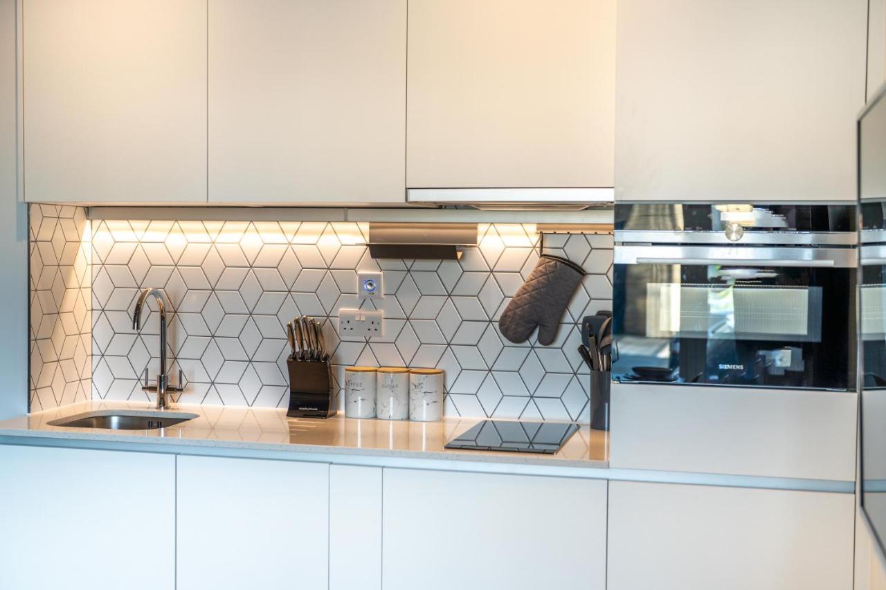 Cozy Apartments - Free Wifi And Parking Onsite Feltham Экстерьер фото