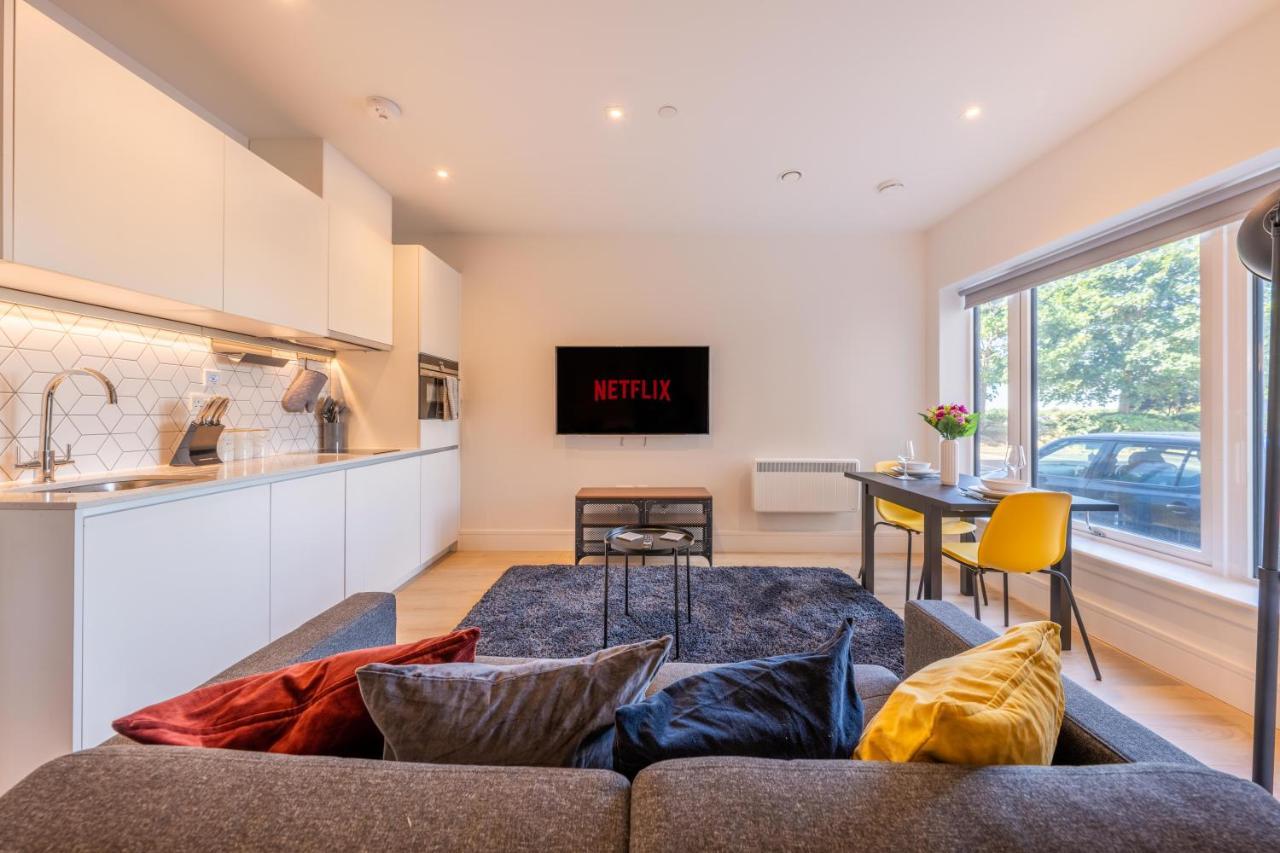 Cozy Apartments - Free Wifi And Parking Onsite Feltham Экстерьер фото