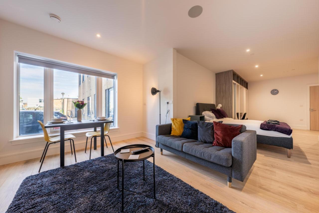 Cozy Apartments - Free Wifi And Parking Onsite Feltham Экстерьер фото
