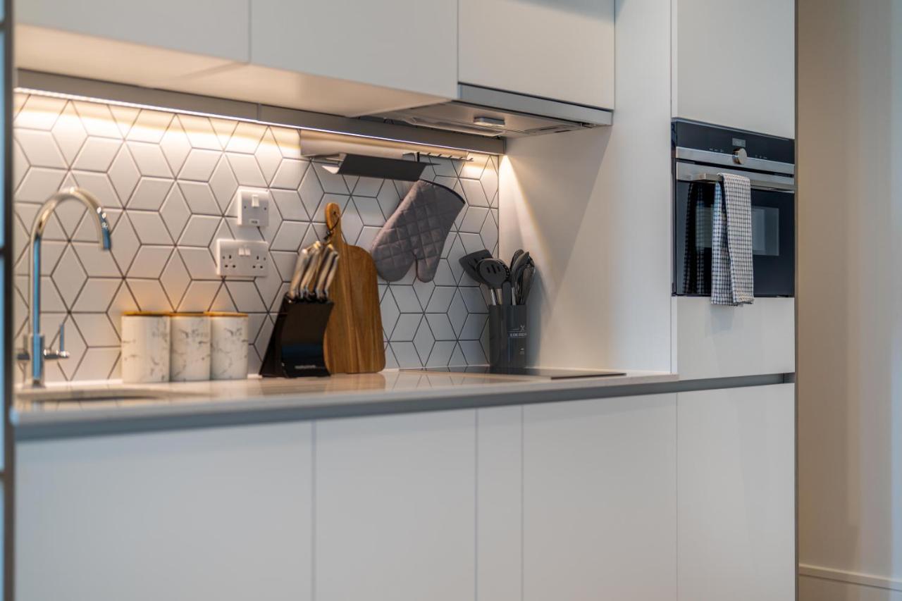 Cozy Apartments - Free Wifi And Parking Onsite Feltham Экстерьер фото