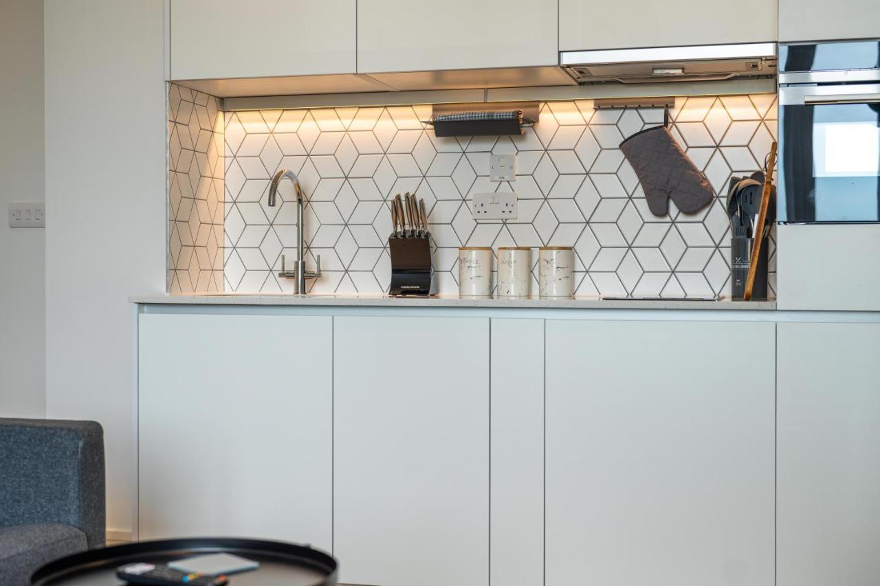 Cozy Apartments - Free Wifi And Parking Onsite Feltham Экстерьер фото