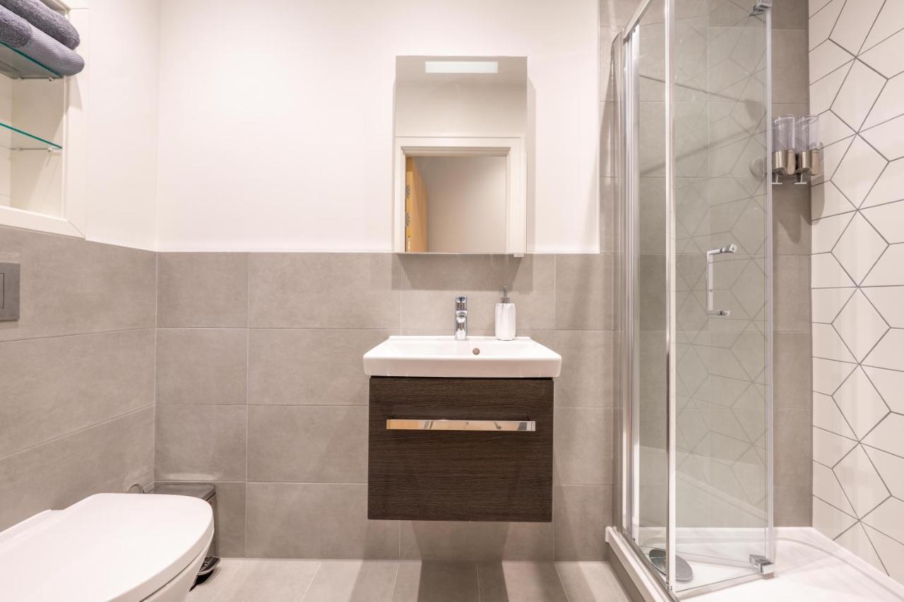 Cozy Apartments - Free Wifi And Parking Onsite Feltham Экстерьер фото
