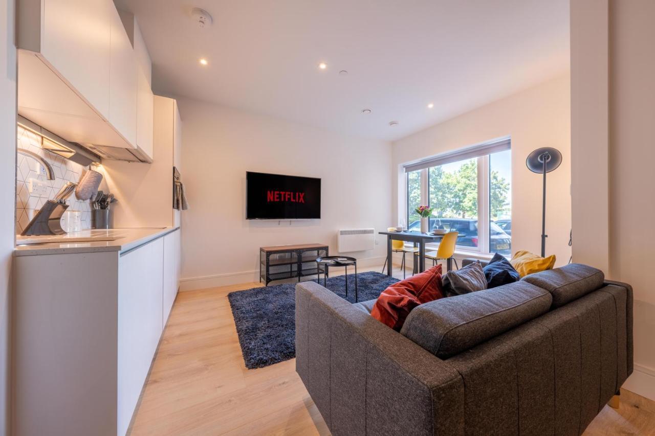Cozy Apartments - Free Wifi And Parking Onsite Feltham Экстерьер фото