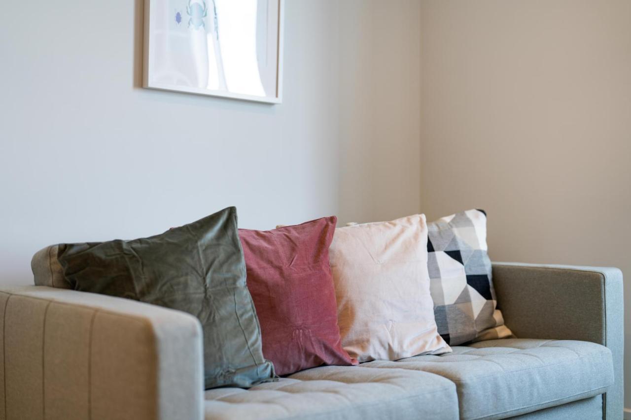 Cozy Apartments - Free Wifi And Parking Onsite Feltham Экстерьер фото